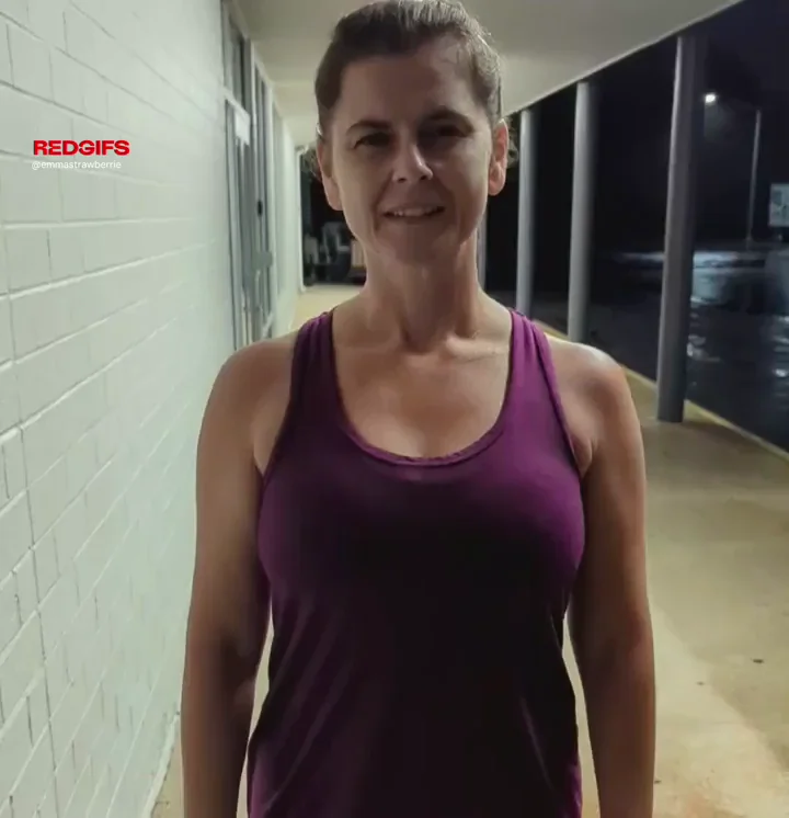 Granny flashing her tits outside the gym ;)