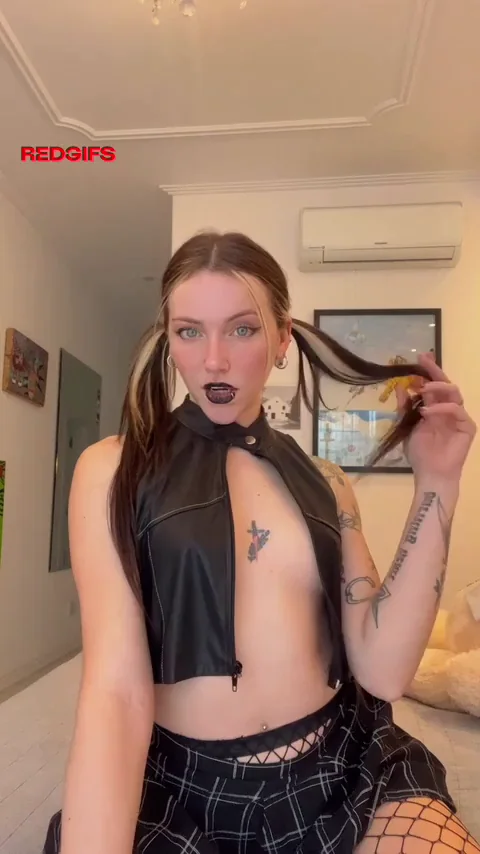 Am I hot or not? F19