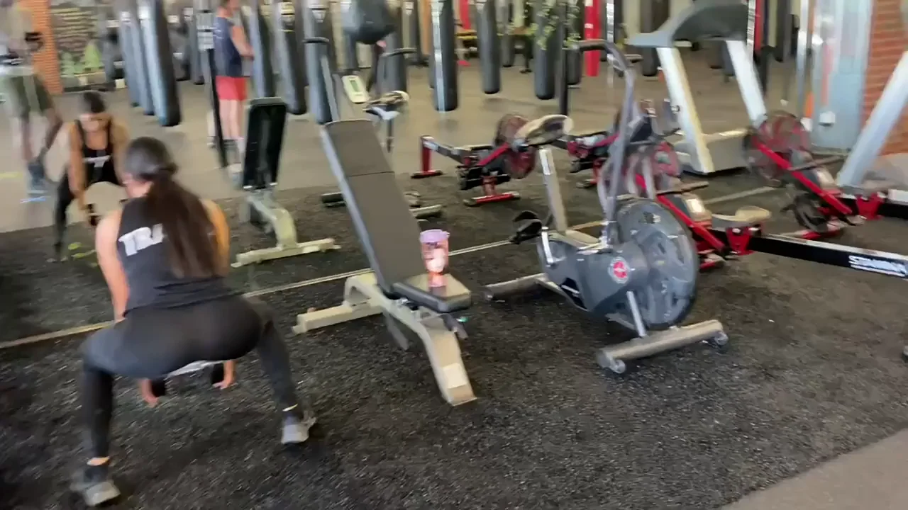 Ebony Throat Bully Slobs on Cock at Gym 💦🍆😈
