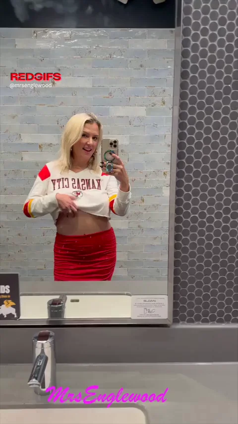 Flashing my tits in a bar