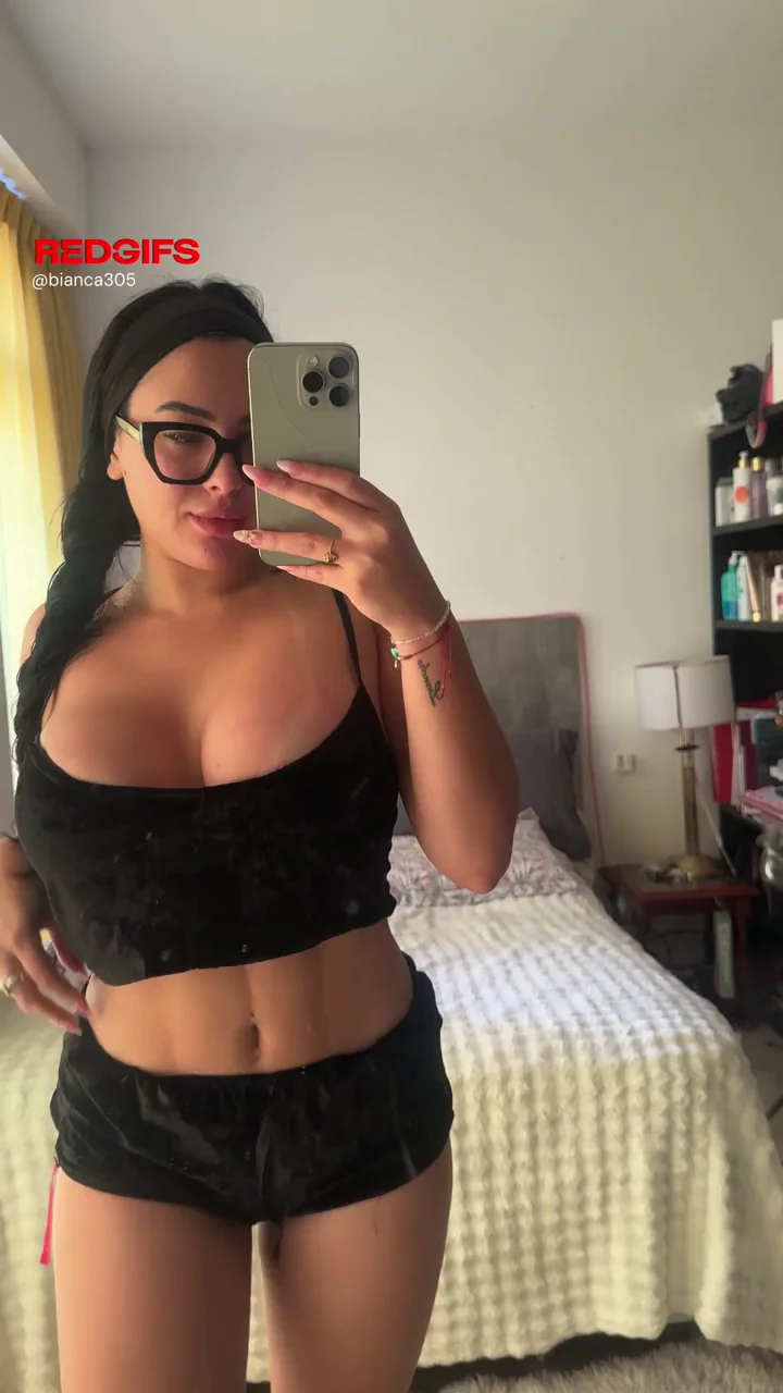 Friends Zone Fuck? 😏🍑 Latina Big Titty Tease