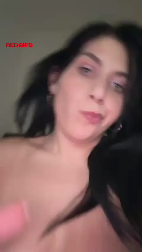 She Squirtz Wild When She Cums Hard 💦🔥