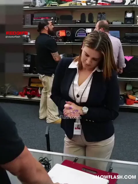 🍑 PAWG Slut Flashes Massive Tits at Pawn Shop 😈