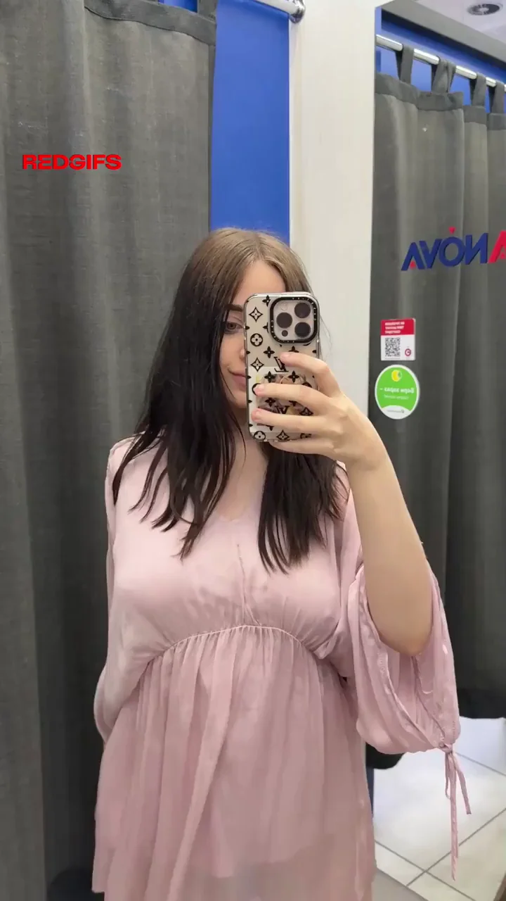 🫦 Fitting Room Tit Flash: Busty Teen Slut Shows Off Her Jugs 🍈🍈