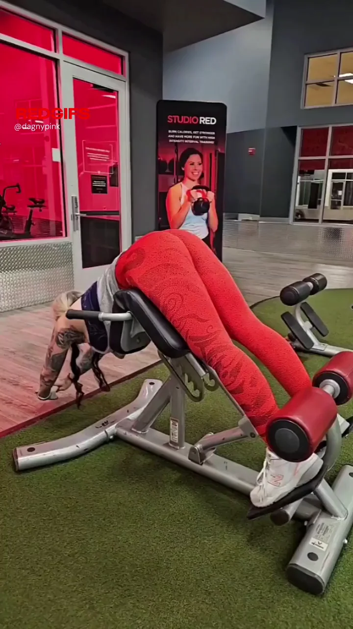 Tattooed Gym Slut's Naughty Leg Press Tease 💦😈