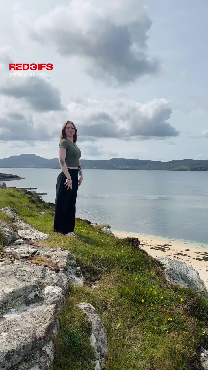 Redhead Babe's Massive Tit Dips in Scottish Highlands 🏴󠁧󠁢󠁳󠁣󠁴󠁿🍈🍈