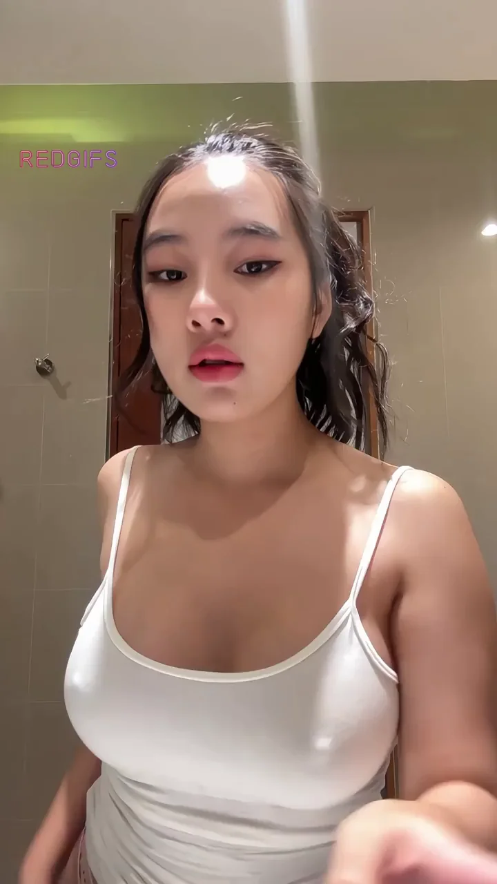 Who can cover my face and tits with cum