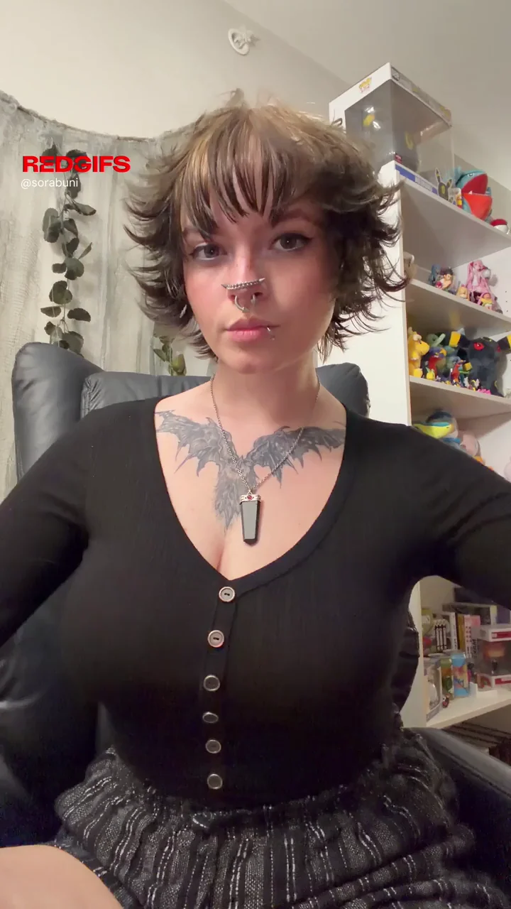 🎮 Gaming with My Massive Tits Out, Goth Slut Style 😈🍒