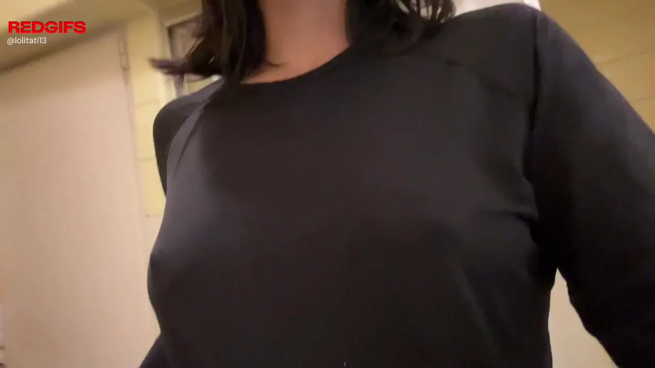 Braless Pokies Tease: Hard Nipples Begging for Eyes