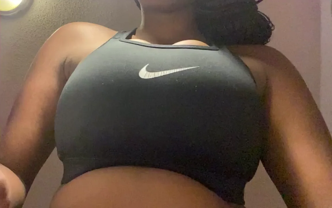 Titty Drop In My Sports Bra 🥵
