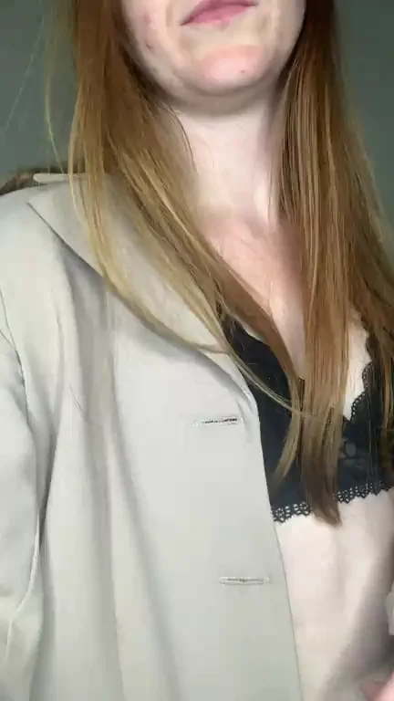 I wanna let one lucky Redditor cum on my ass multiple times ?