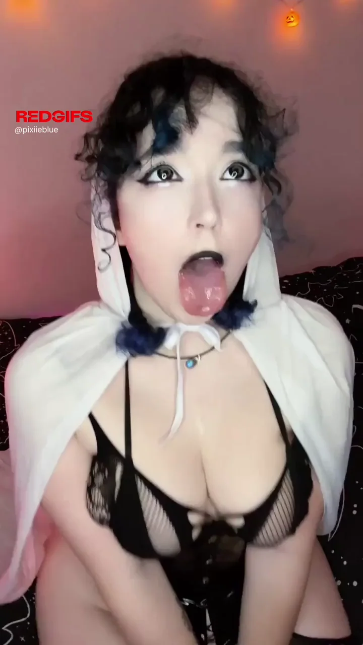 👻 Halloween Ahegao Slut Drooling Her Brains Out 🤍💦