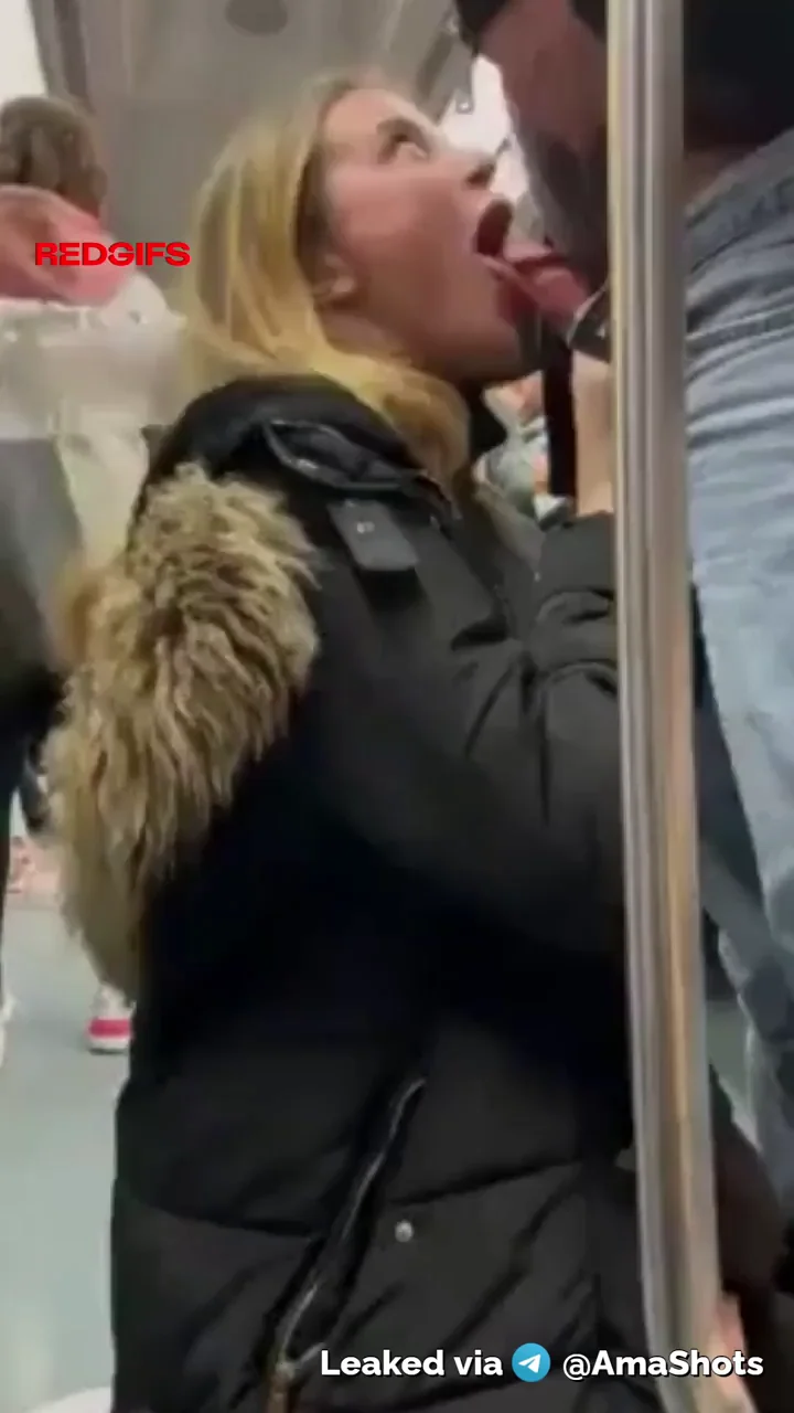 Blowing her bfs cock on the train