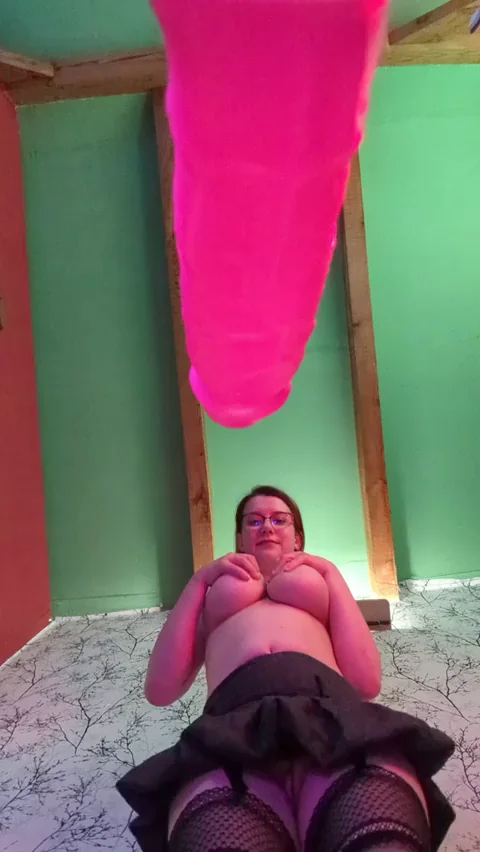 I think i need something bigger and thicker next time for my tight tiny pussy (;