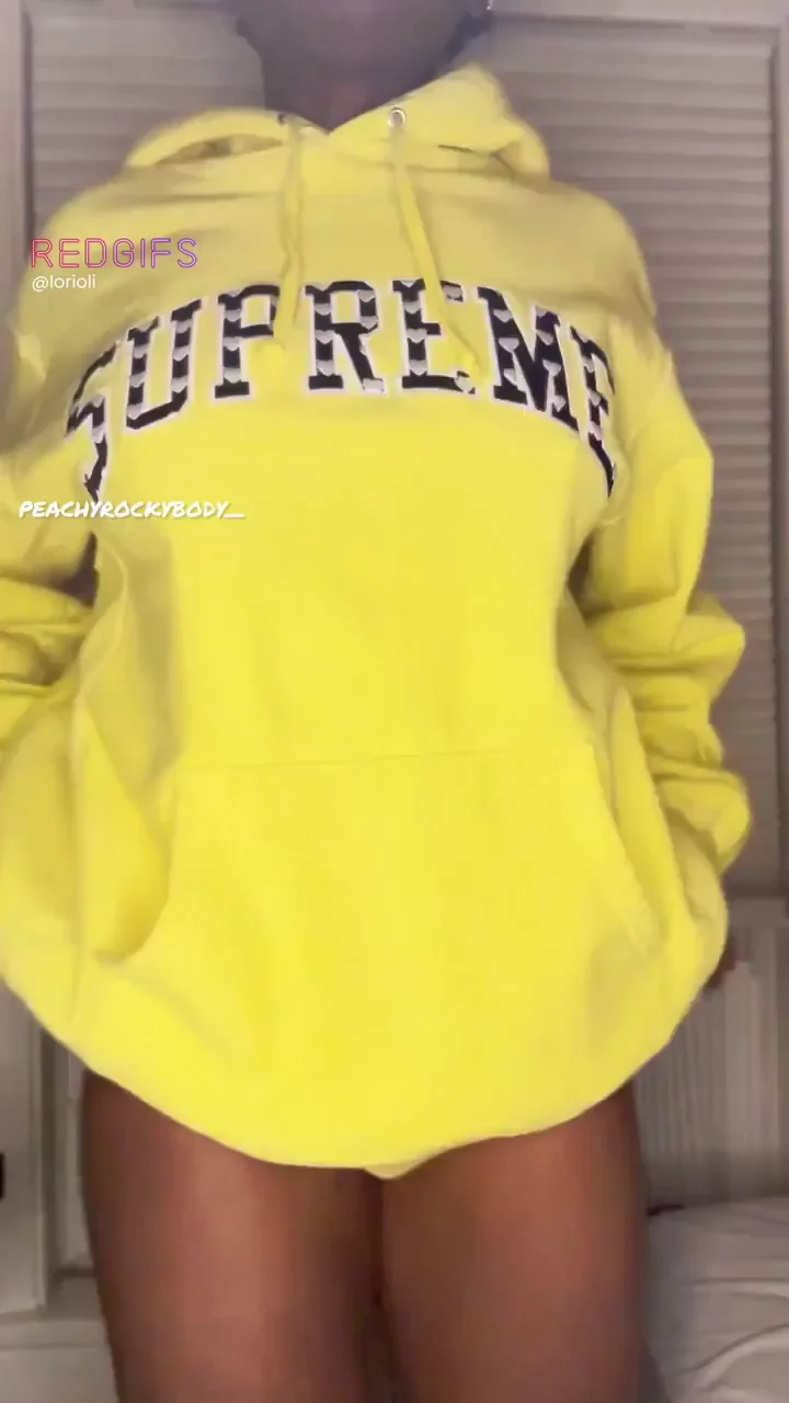 Ebony Babe's Panty Peel Tease in Yellow Hoodie 😘🍑