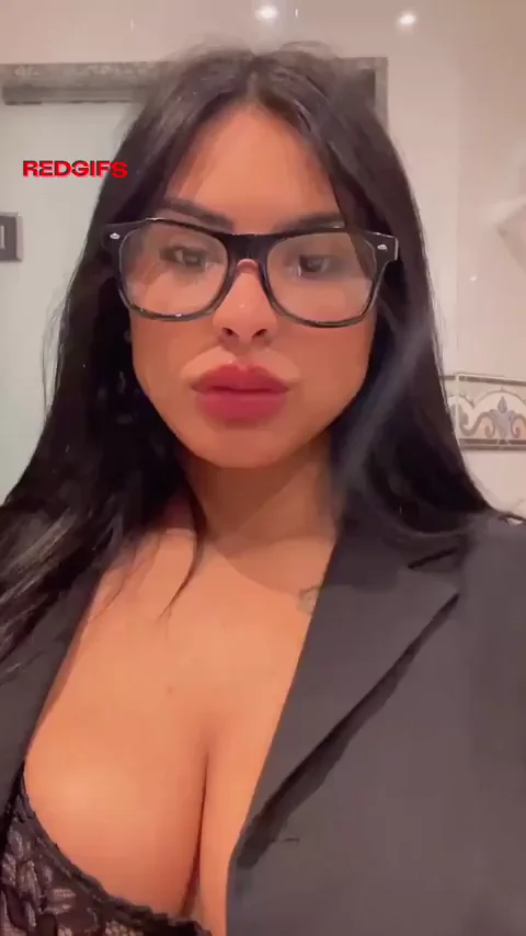 Huge Tits Spilling Out of Black Lace Bra 😍💦