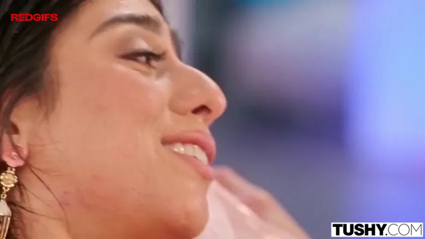 Violet Myers' First Anal Thrusting 🥵🍑💦