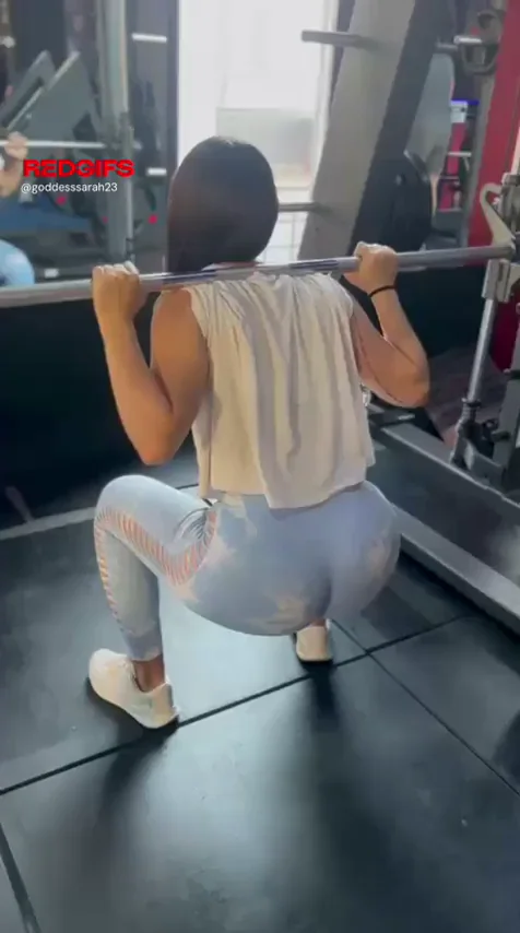GoddessSarah23's Juicy Squat Booty Tease 💦🍑 Gym Slut Edition
