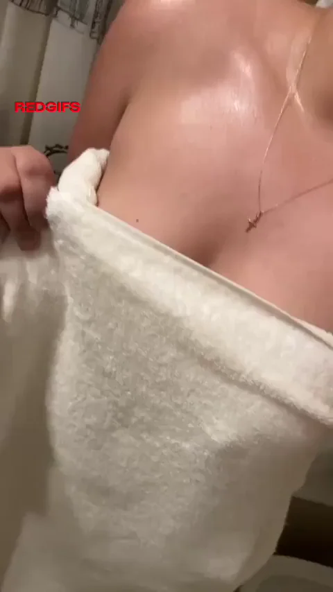 Some think it's weird that I send my guy friends nudes, I think they need better friends!