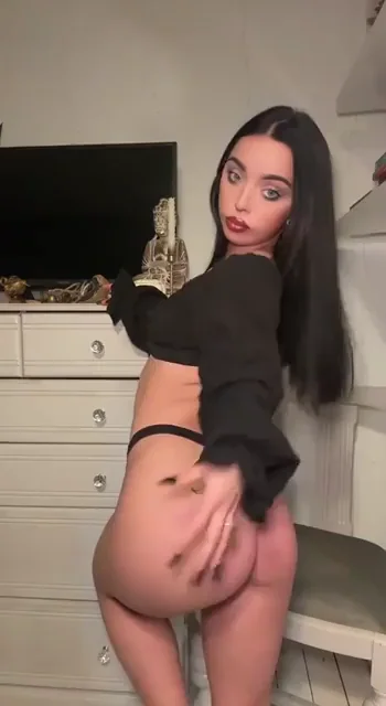 Uni Slut Teases: Love This Thong Ass Outfit? 🍑🔥