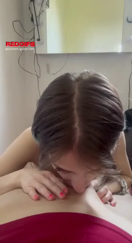 If you see this in your feed, it's a sign that you should feed me your cock like this.