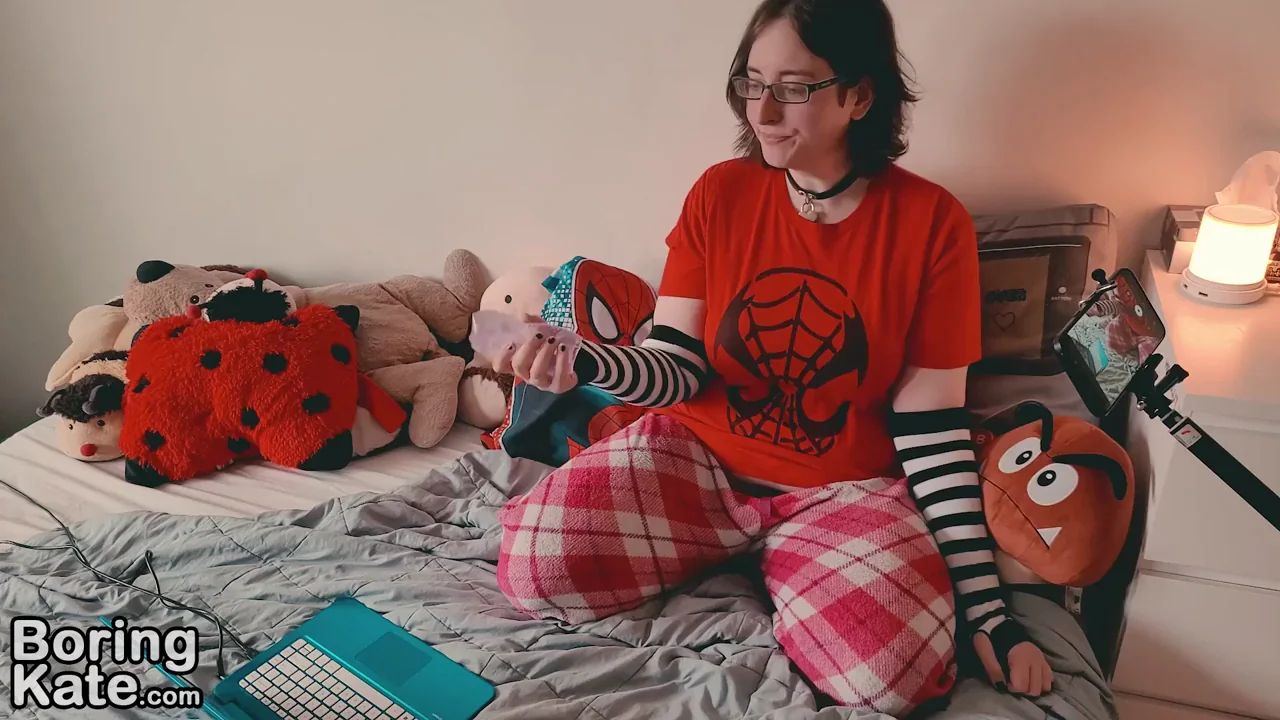 Howdy, babes!!! Do you like girls with dicks?!!!