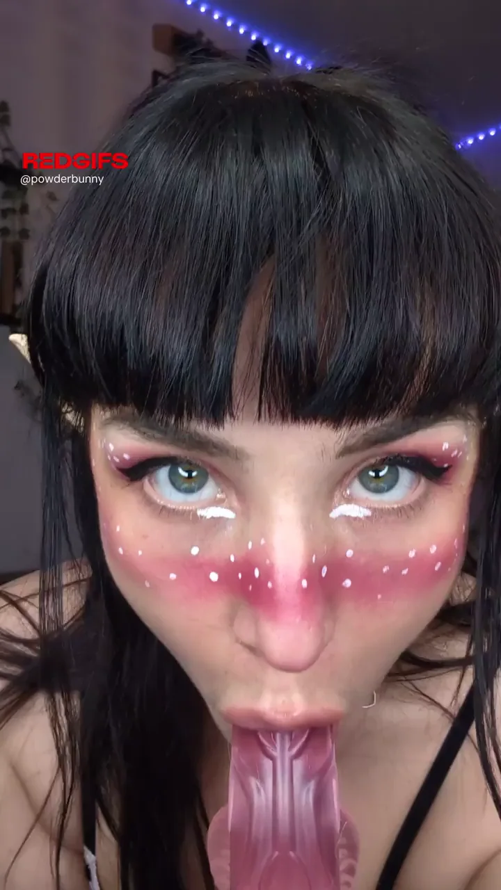 I love eye contact when I'm sucking on my dildo