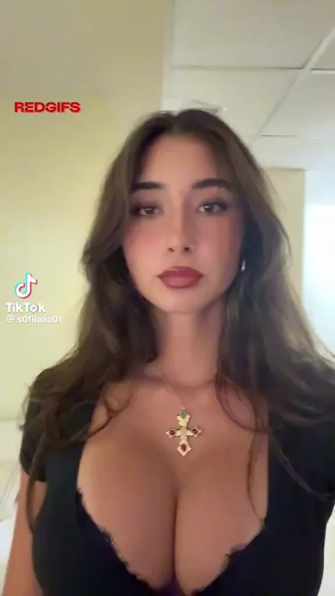 🔥 S0fiiaaa01's Perfect 10 Titties Tease on TikTok 💦