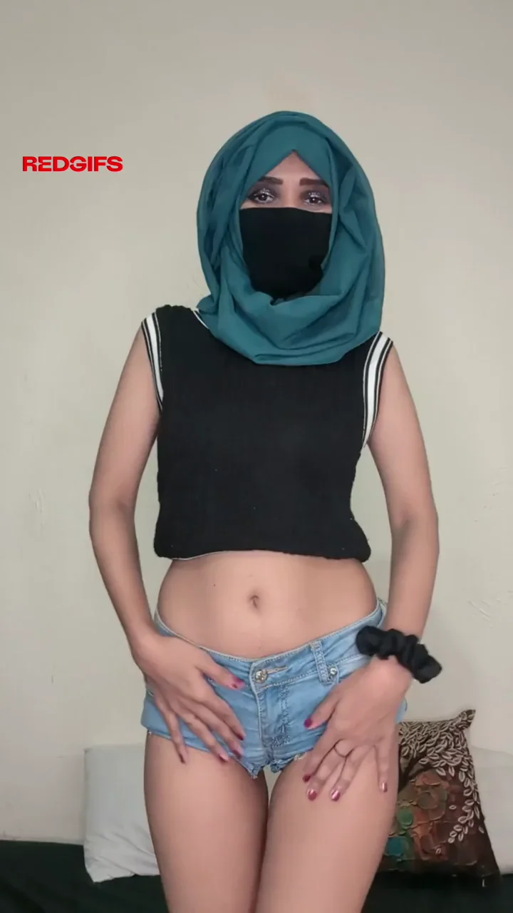 Naughty Hijabi Slut Teasing Her Perky Tits & Tight Ass 😘🔥