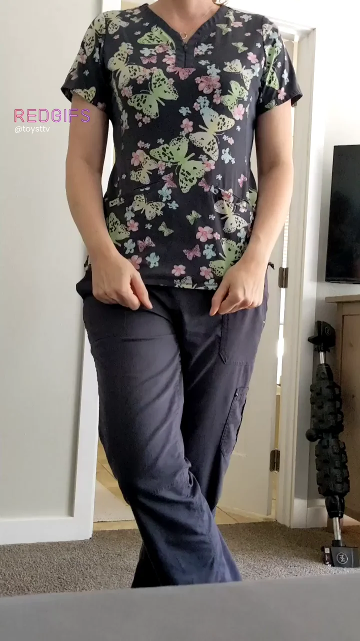 The tiny zipper on this scrubs top LOL. That's turning you on, right?