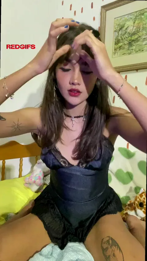would any older man here date me
