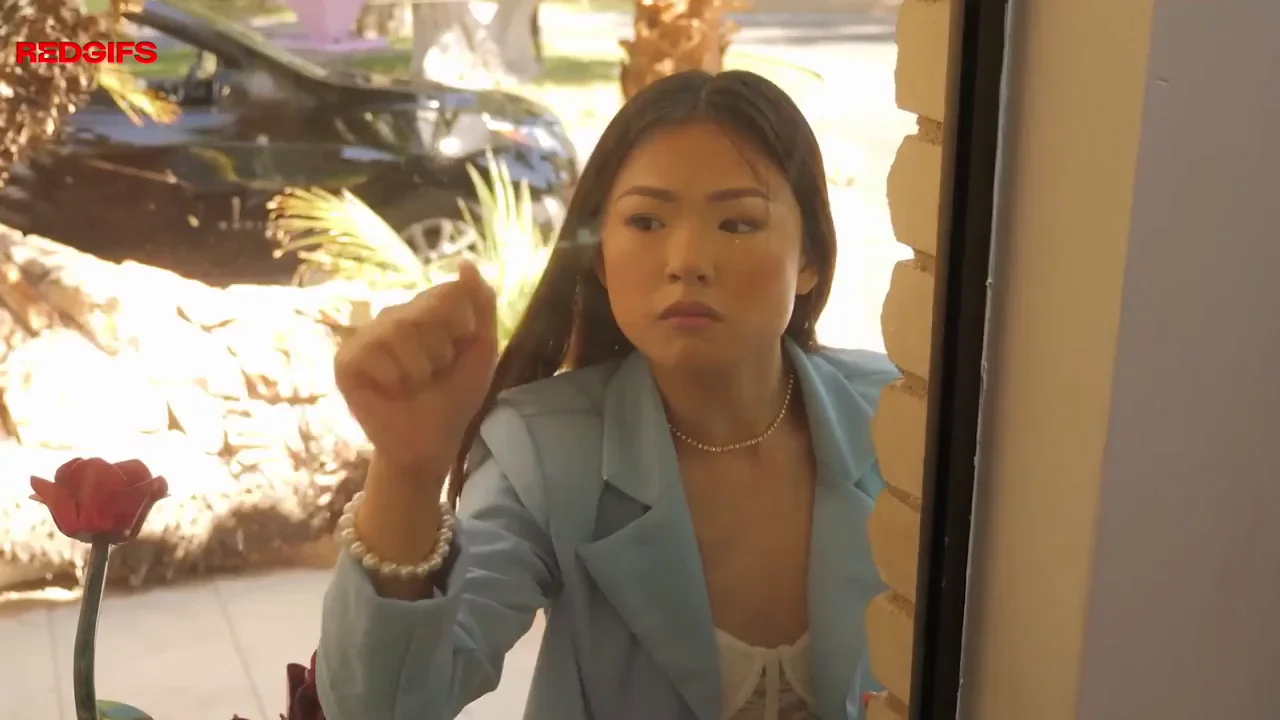 Real Estate Agent seals the deal