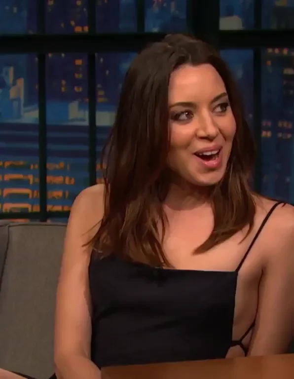 Aubrey Plaza's seductive face is all I need to get rock solid...