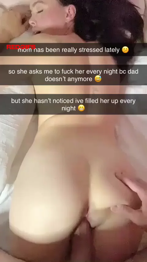 Mom's Sleeping Ass Gets Sneaky Cumshot Load 🤫💦🍑