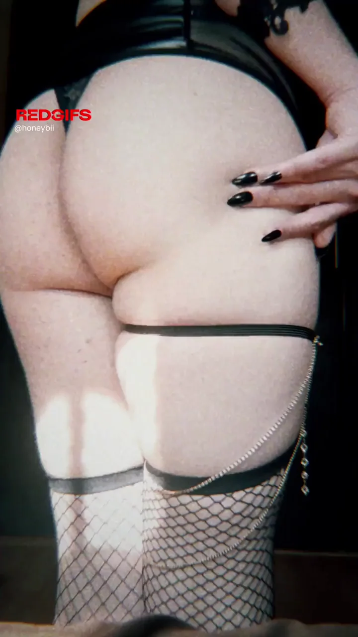imagine my hard cock in your slutty mouth 😈🤤