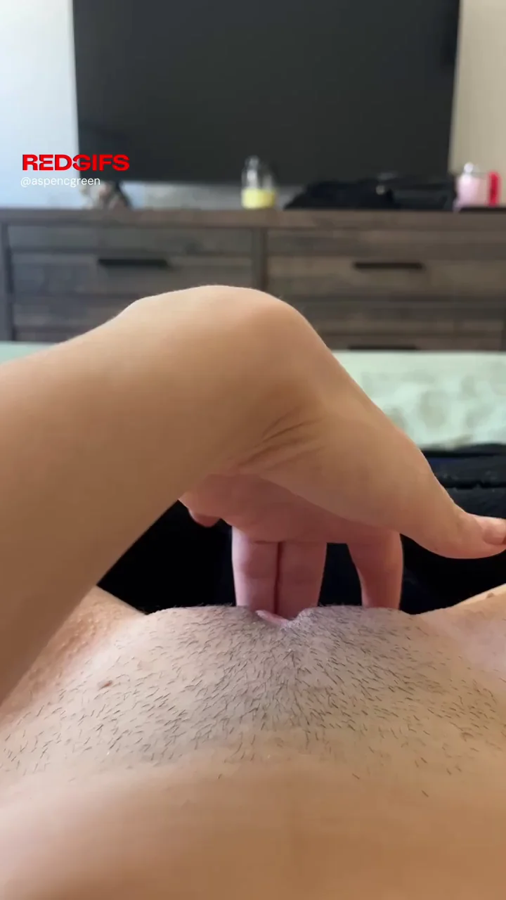 College Slut's Dripping Wet Pussy Tastes Like Heaven