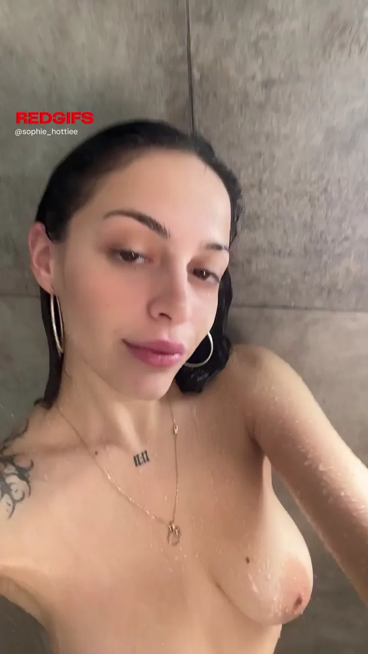 my pussy wants to feel something hard inside