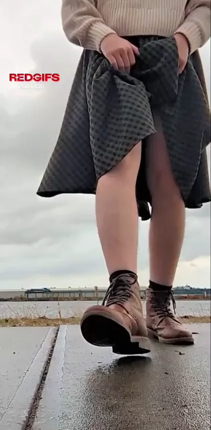 It was a bit risky to wear no panties on such a windy day 🤭