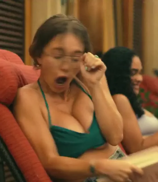 Sydney Sweeney's Massive Tits Jiggle & Bounce in Emerald Bikini 😍💦