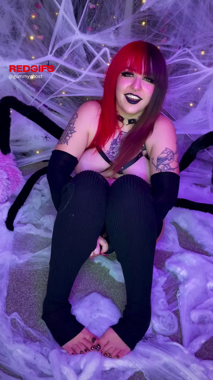 Spider Goth Babe's Killer Footjob Tease