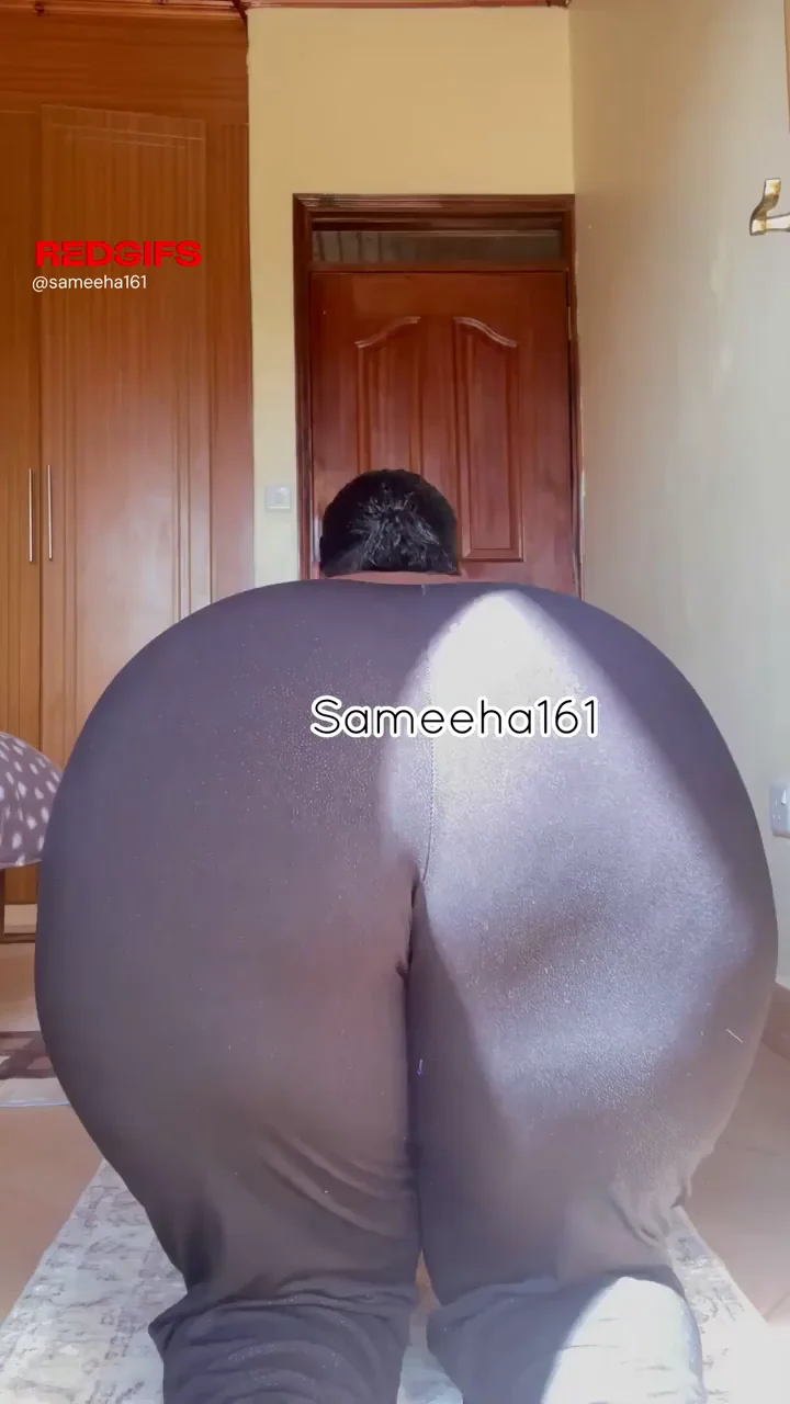 🍑 Black MILF Spreads Massive Ass & Juicy Pussy! 🔥