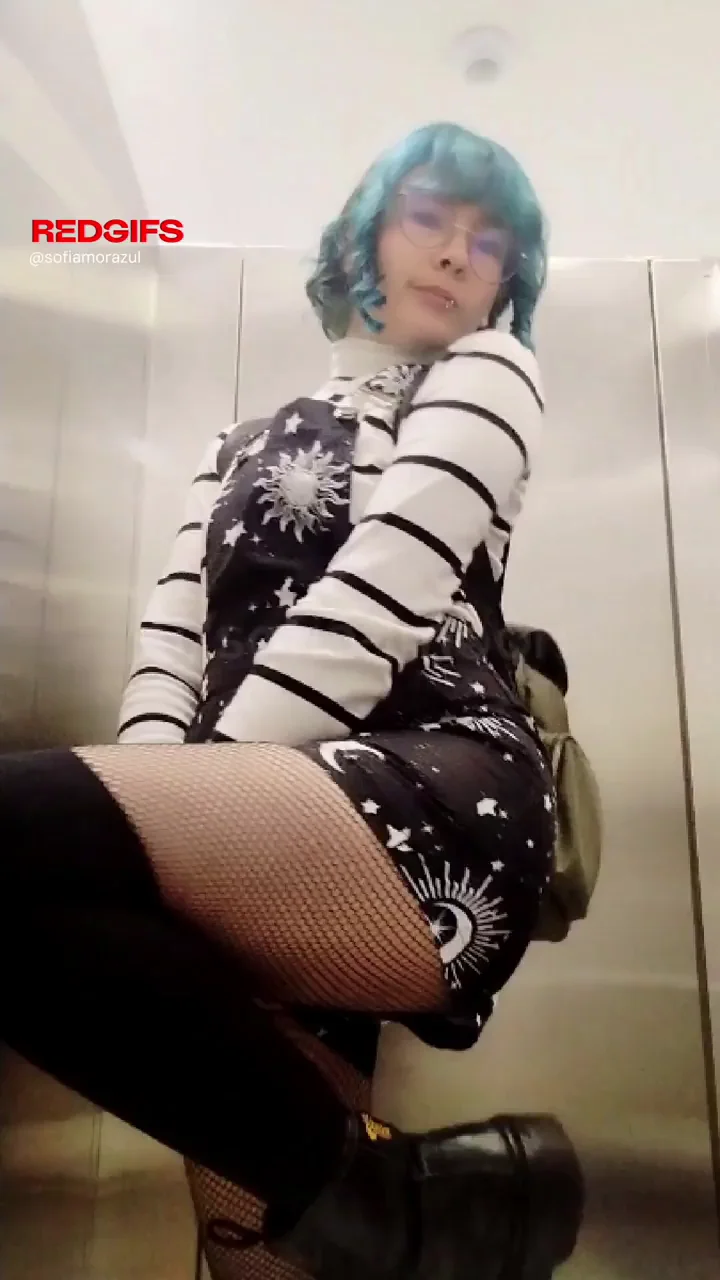 Let me show you my outfit and my little boobs