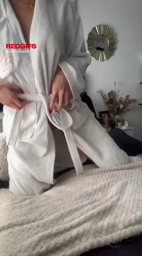 Come Slip Into My Bed 🛏️🔥