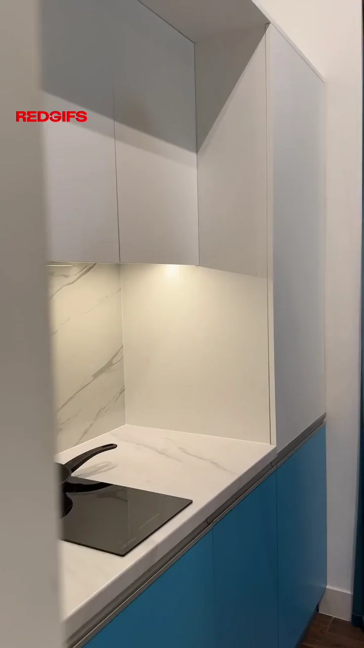Zoey's Kitchen Tease: Big-Titted Amateur Slut Bares All