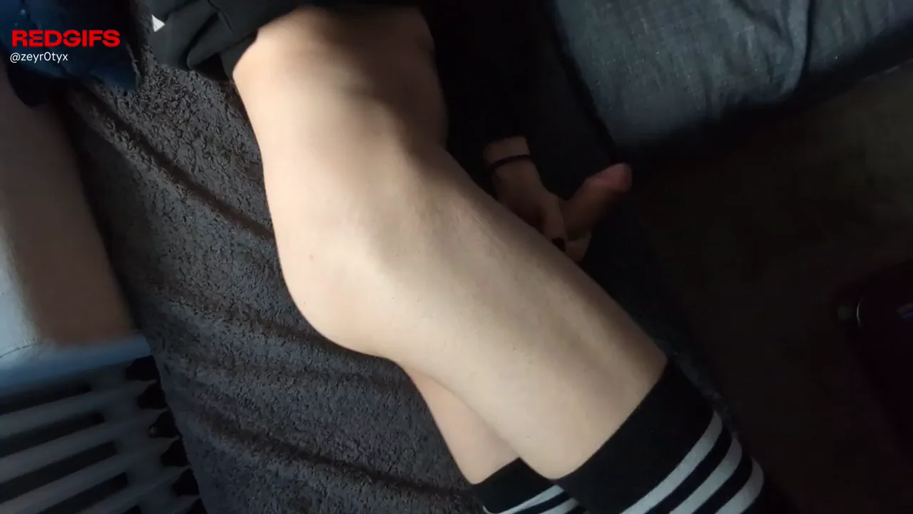 Wanna "cuddle" with a femboy? UwU