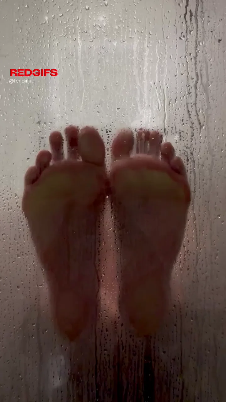 Come lick the shower windows 💧