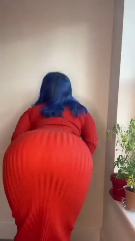 wait till the end for the booty jiggle