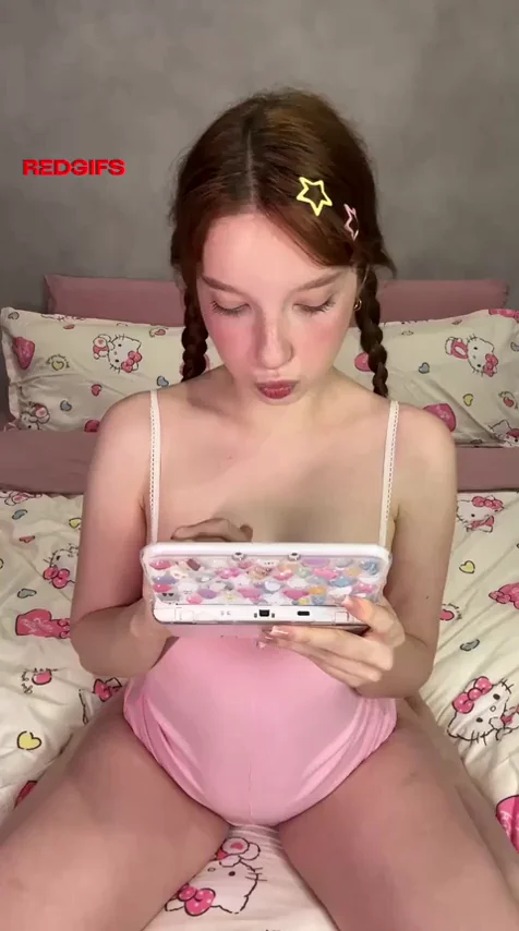 Daddy, will you watch how I play or play with me?