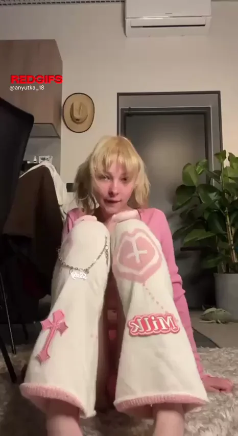 Dad, do you like my outfit?