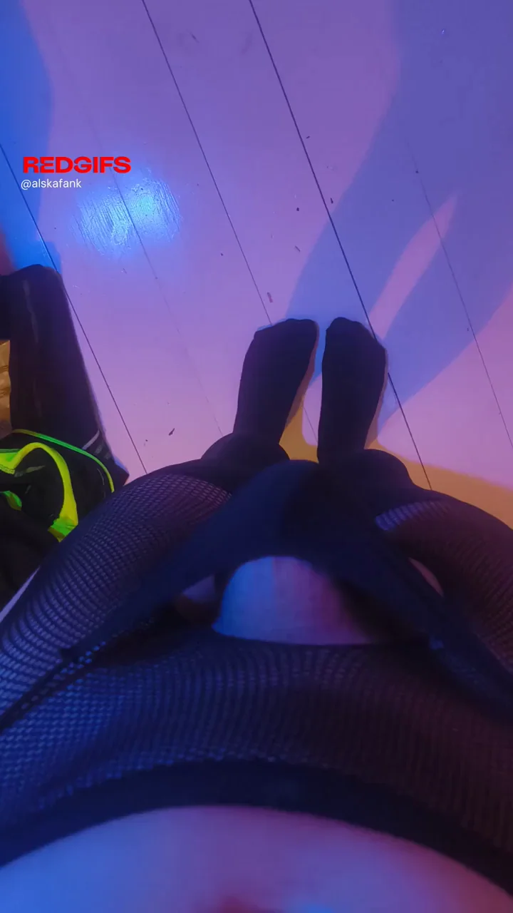 Release it or bury your face into the bulge :3c